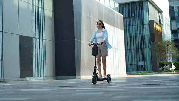 Unleash of Commuting with the isinwheel S9 Pro Electric Scooter