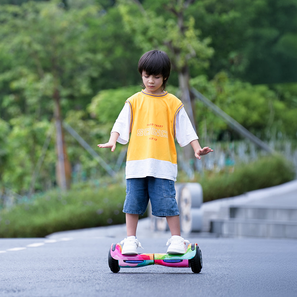 iScooter H1 hoverboard in classic finish, ideal for first-time riders